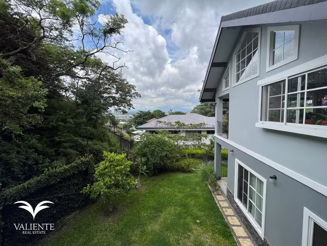 Casa Americana en alquiler en Escazú con 4 habitaciones 9