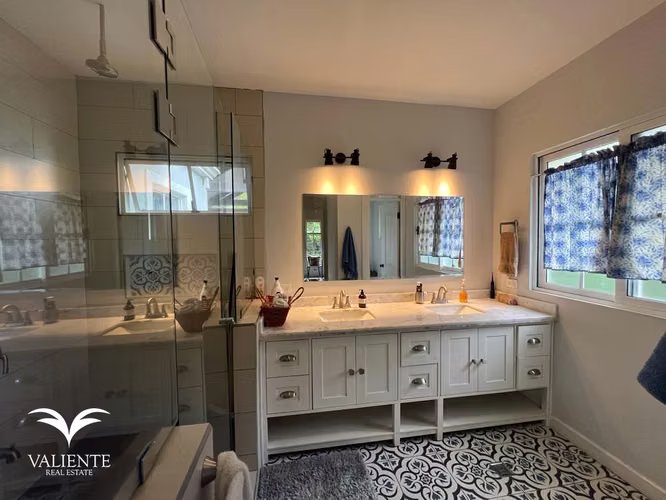 Casa Americana en alquiler en Escazú con 4 habitaciones 10