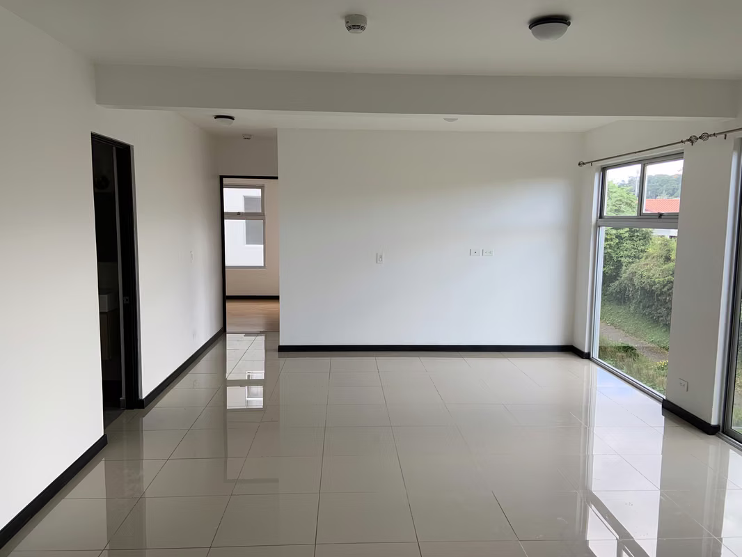 Amplio apartamento en Condominio Torres de Granadilla 1