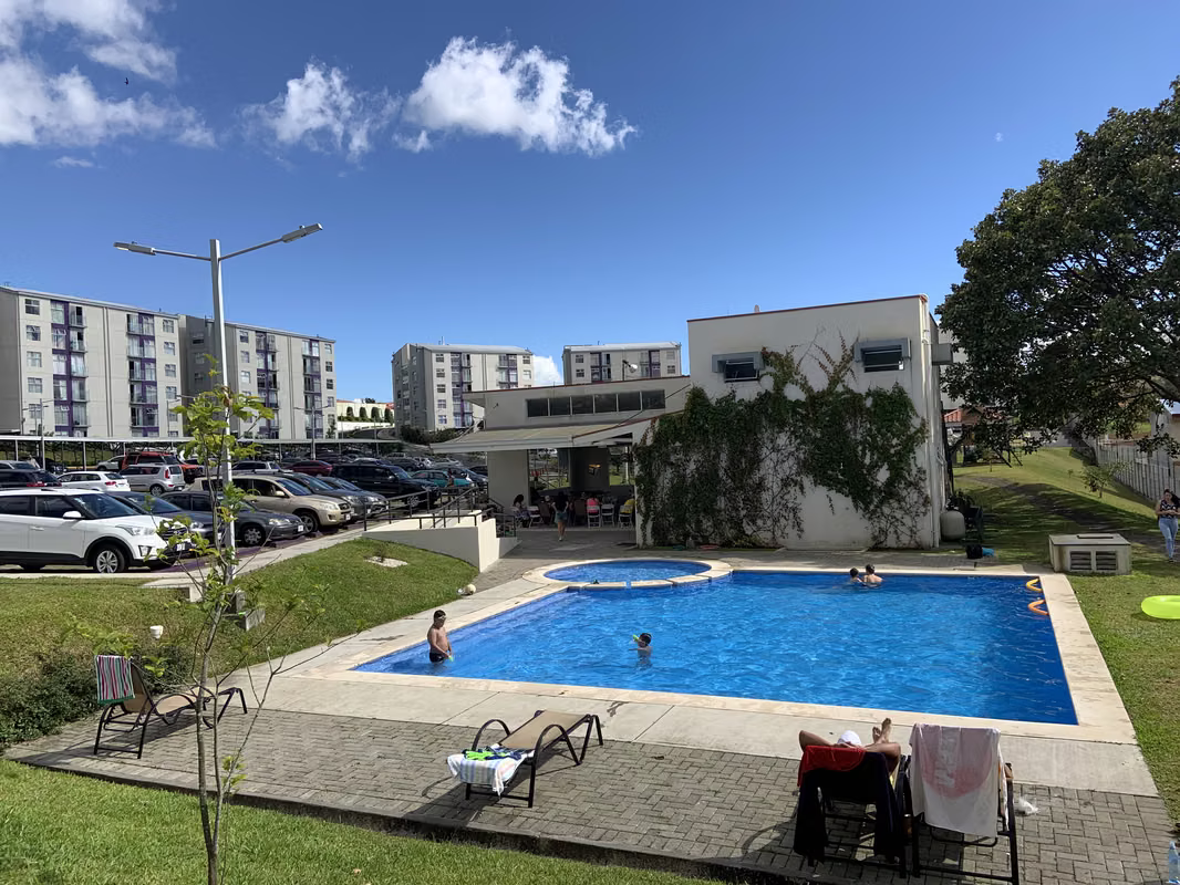 Amplio apartamento en Condominio Torres de Granadilla 9