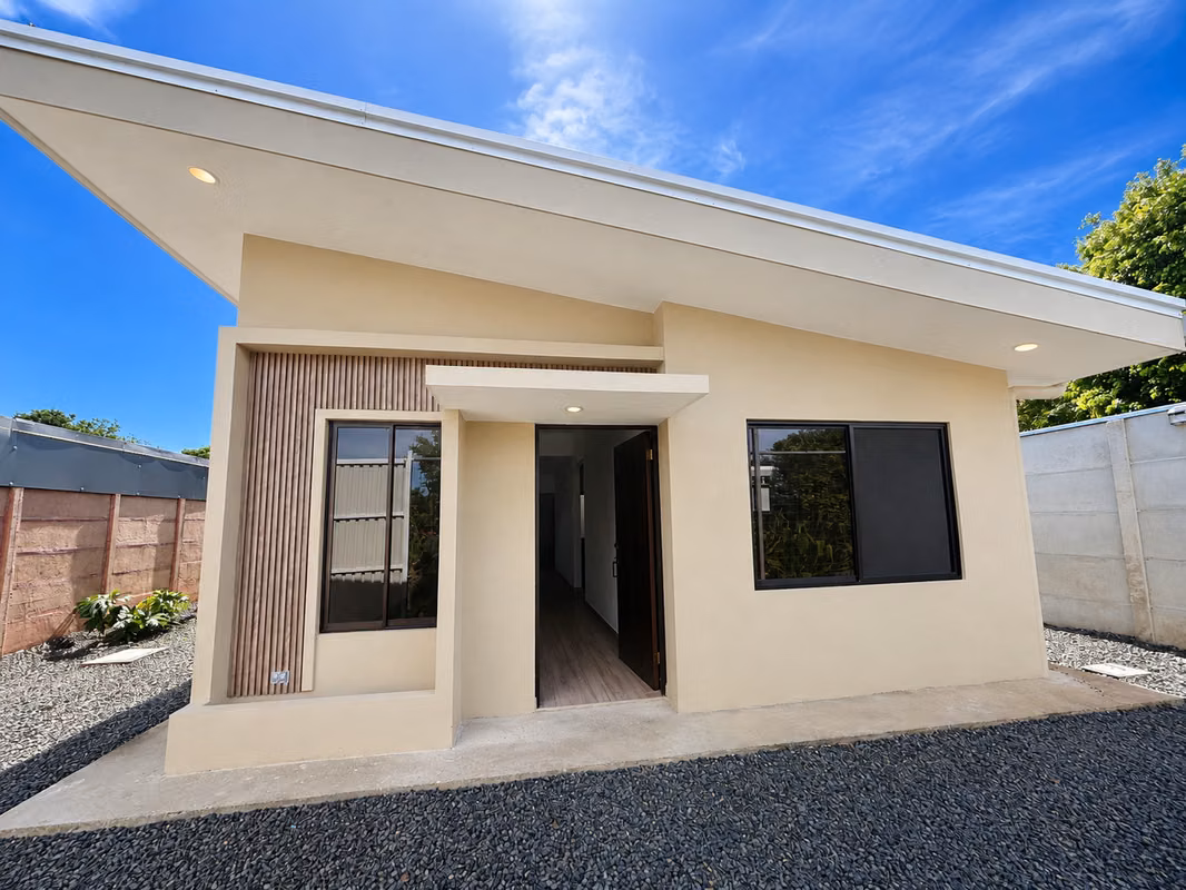 Casa nueva en La Guácima, Alajuela - Ideal para profesionales 1