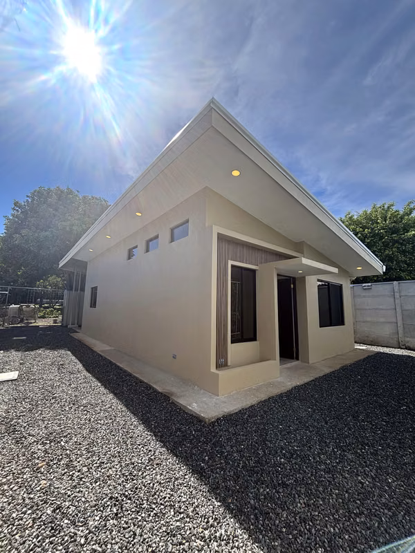 Casa nueva en La Guácima, Alajuela - Ideal para profesionales 2