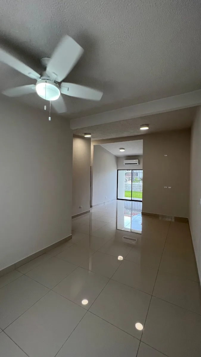 Excelente casa en condominio lindora 3