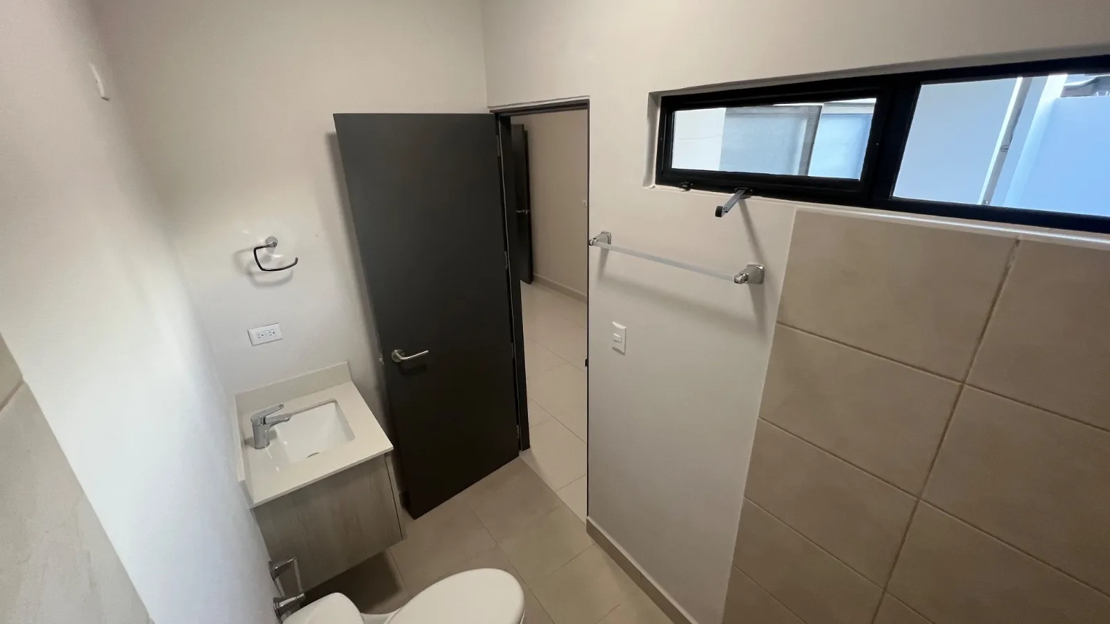Excelente casa en condominio lindora 10