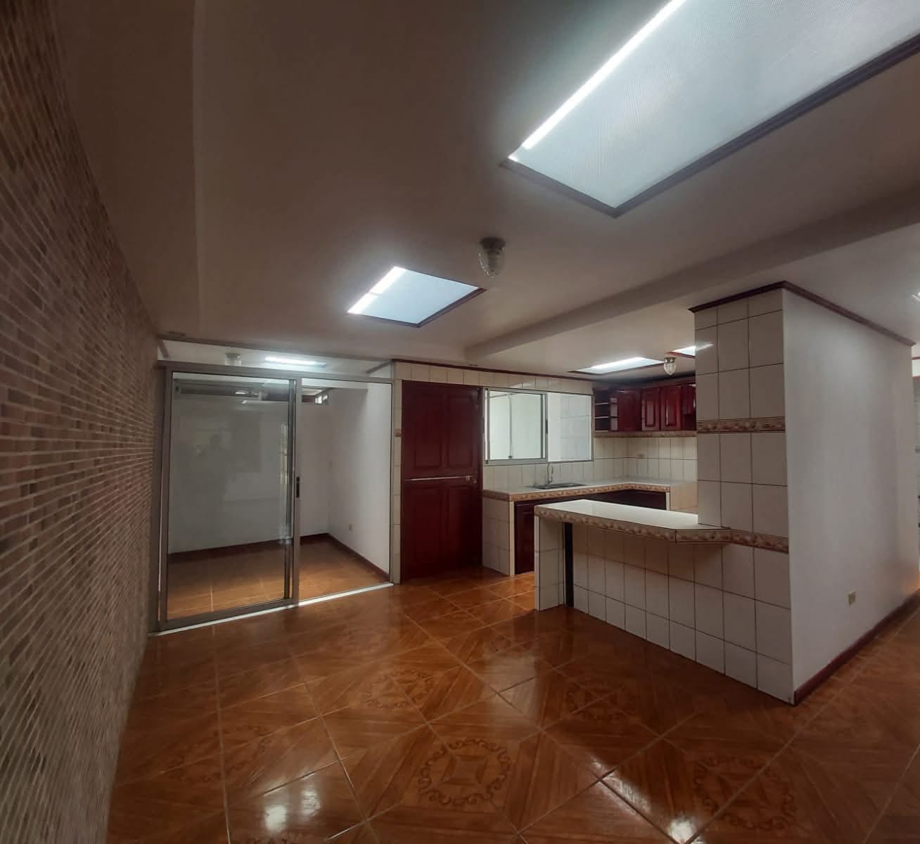 🏠 CASA EN ALQUILER – CARTAGO ¿Busca una casa amplia, cómoda 3