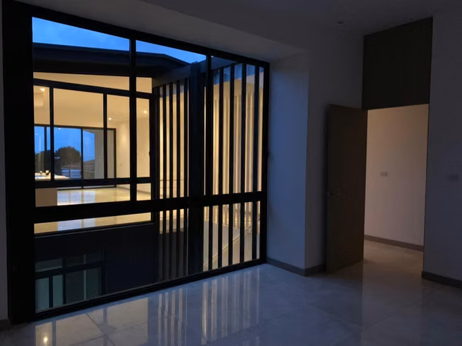 Moderna Casa en Condominio Dendera, Escazú | 3 Habitaciones, 4.5 Baños 2