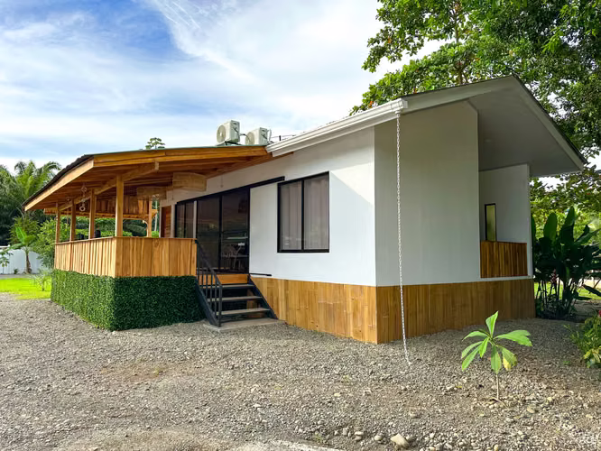 Casa amueblada de 2 habitaciones cerca de Manuel Antonio 2