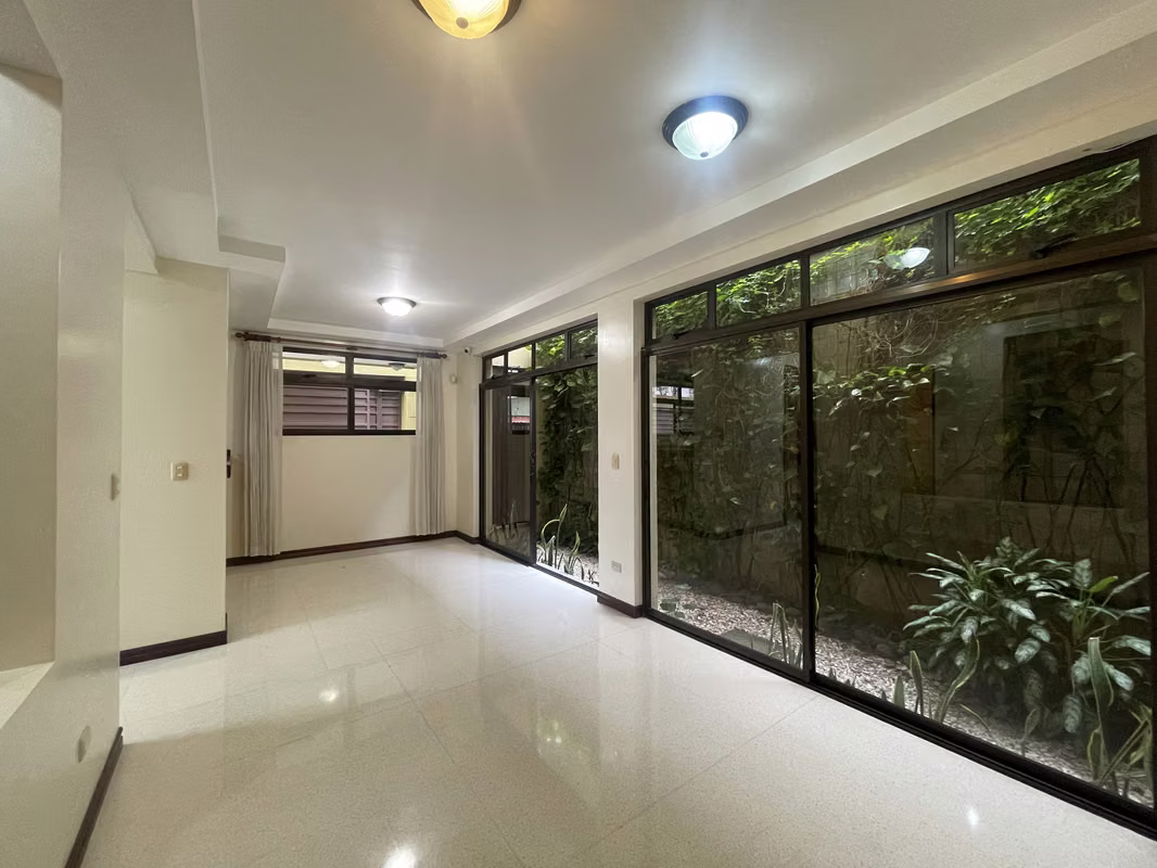 Casa estilo cabaña en Ciudad Colón, ideal para familias 13