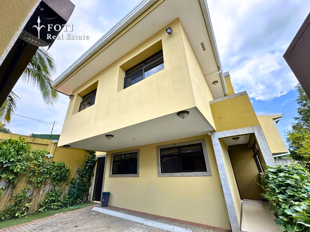 Casa estilo cabaña en Ciudad Colón, ideal para familias 14