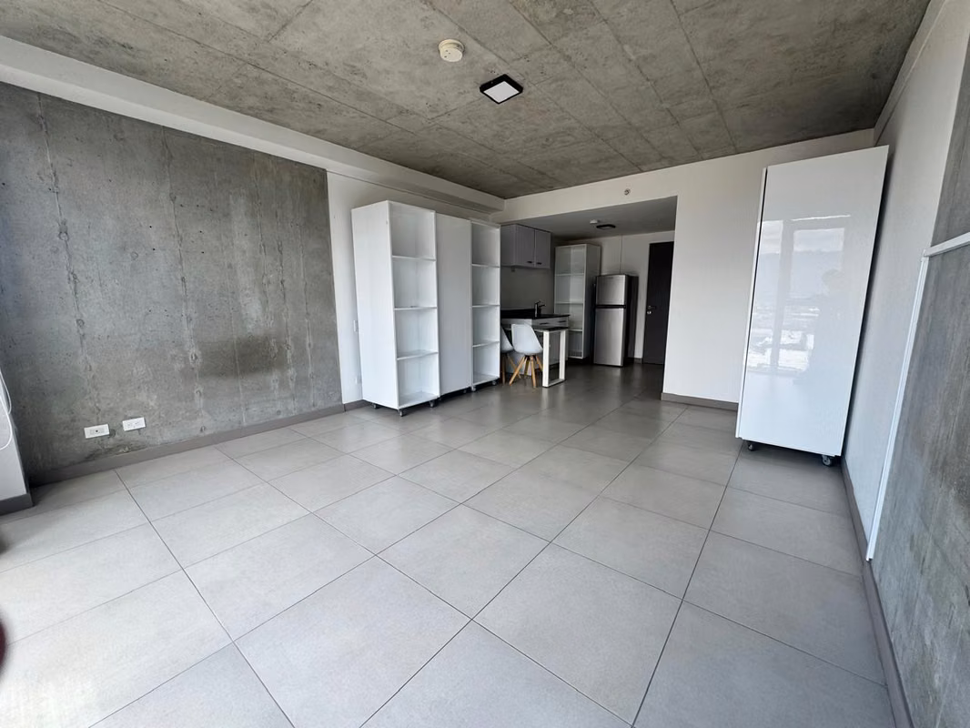 Apartamento amueblado y remodelado en Curridabat 11