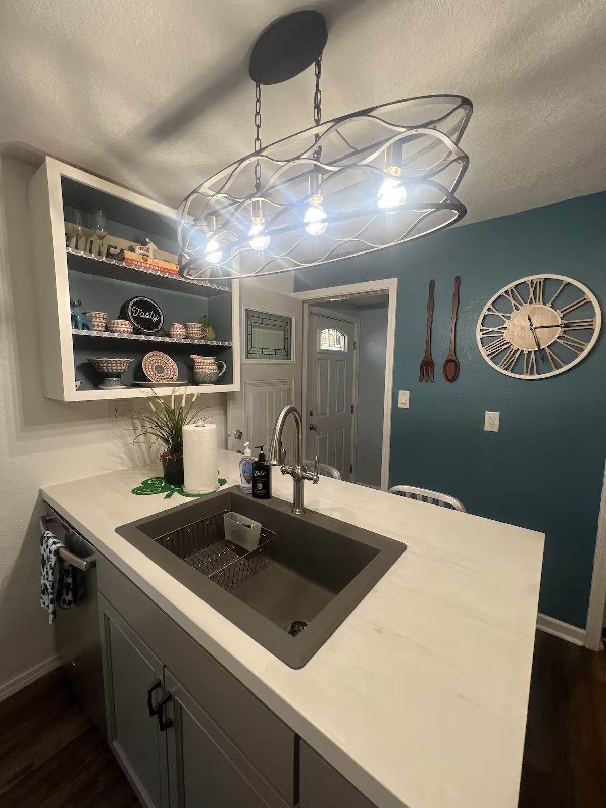 All Seasons Lakeview Home - listing photo