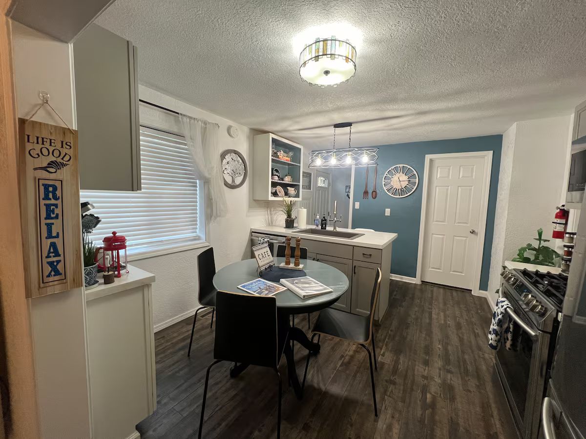 All Seasons Lakeview Home - listing cover photo