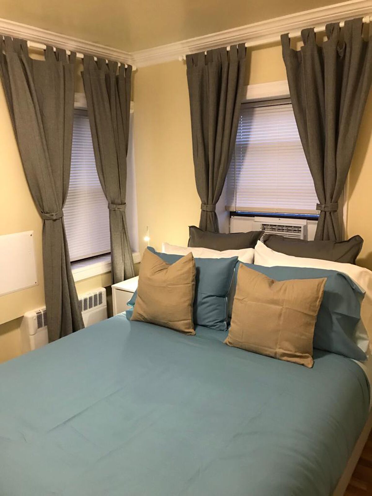 1631 4E · Awesome 2bed Apt-20 min to NYC/Parking Avail. - listing cover photo