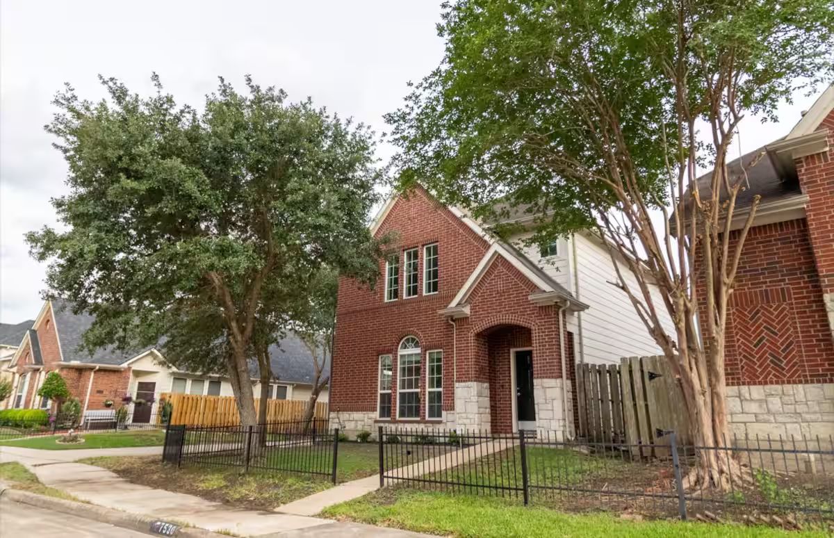 Cozy Houston House w/ Yard Near Everything! - listing cover photo