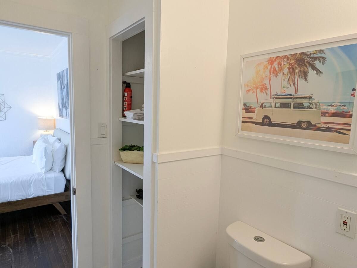 5 mins frm Stewart beach & dtwn - listing photo