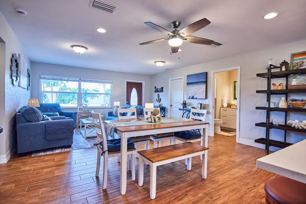 1 blk to St. Pete Beach, 3 King bds, Patio, Grill - listing photo