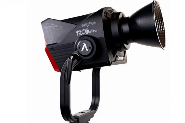 Aputure Light Storm 1200d Pro LED light