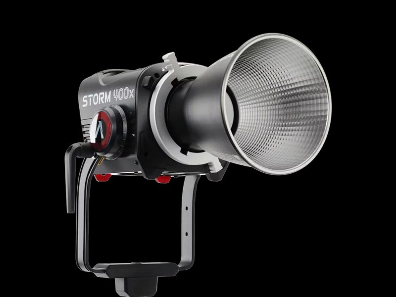 Aputure Storm 400x (With Softbox And Stand)