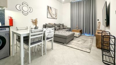 1 bed 2 baths Apartment