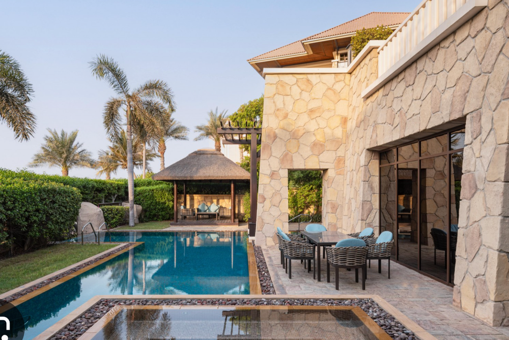 4 beds 4 baths Villa - thumbnail 2