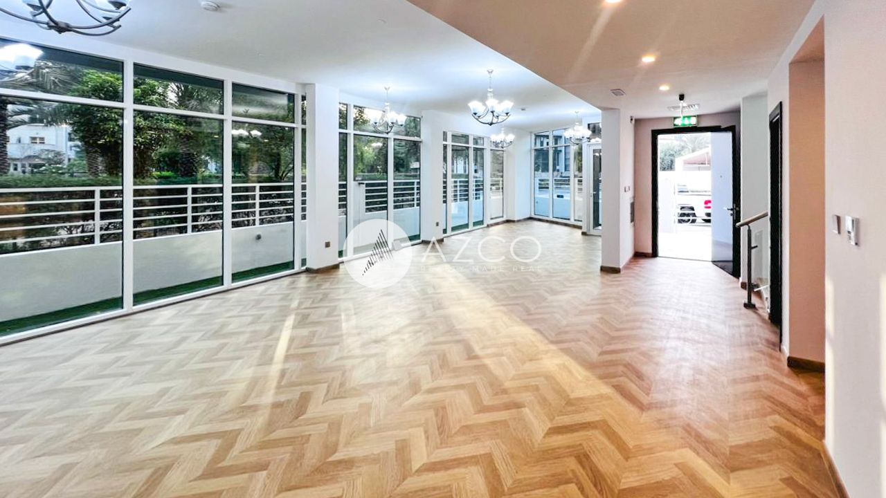 4 beds 3 baths Villa