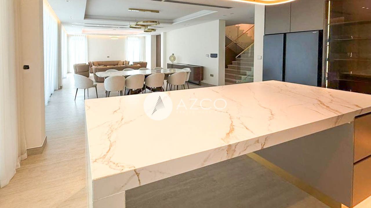 4 beds 4 baths Villa