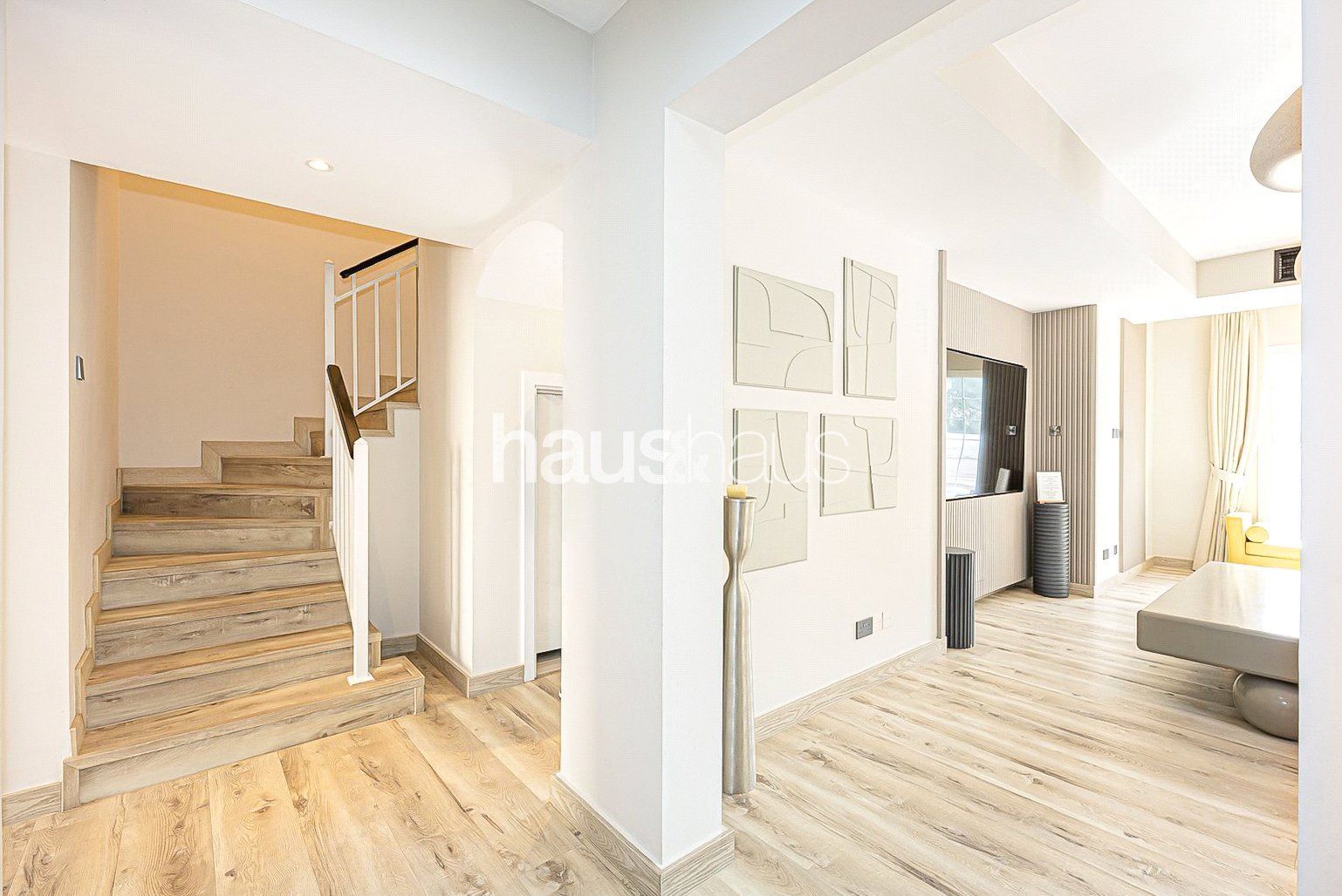 2 beds 3 baths Villa