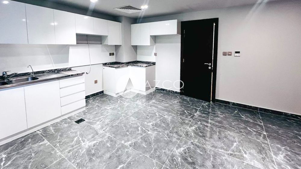 4 beds 3 baths Villa - thumbnail 1