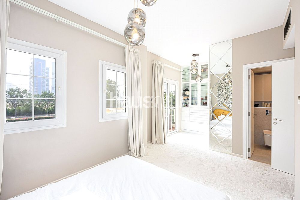 2 beds 3 baths Villa - thumbnail 1