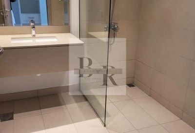 3 beds 3 baths Apartment