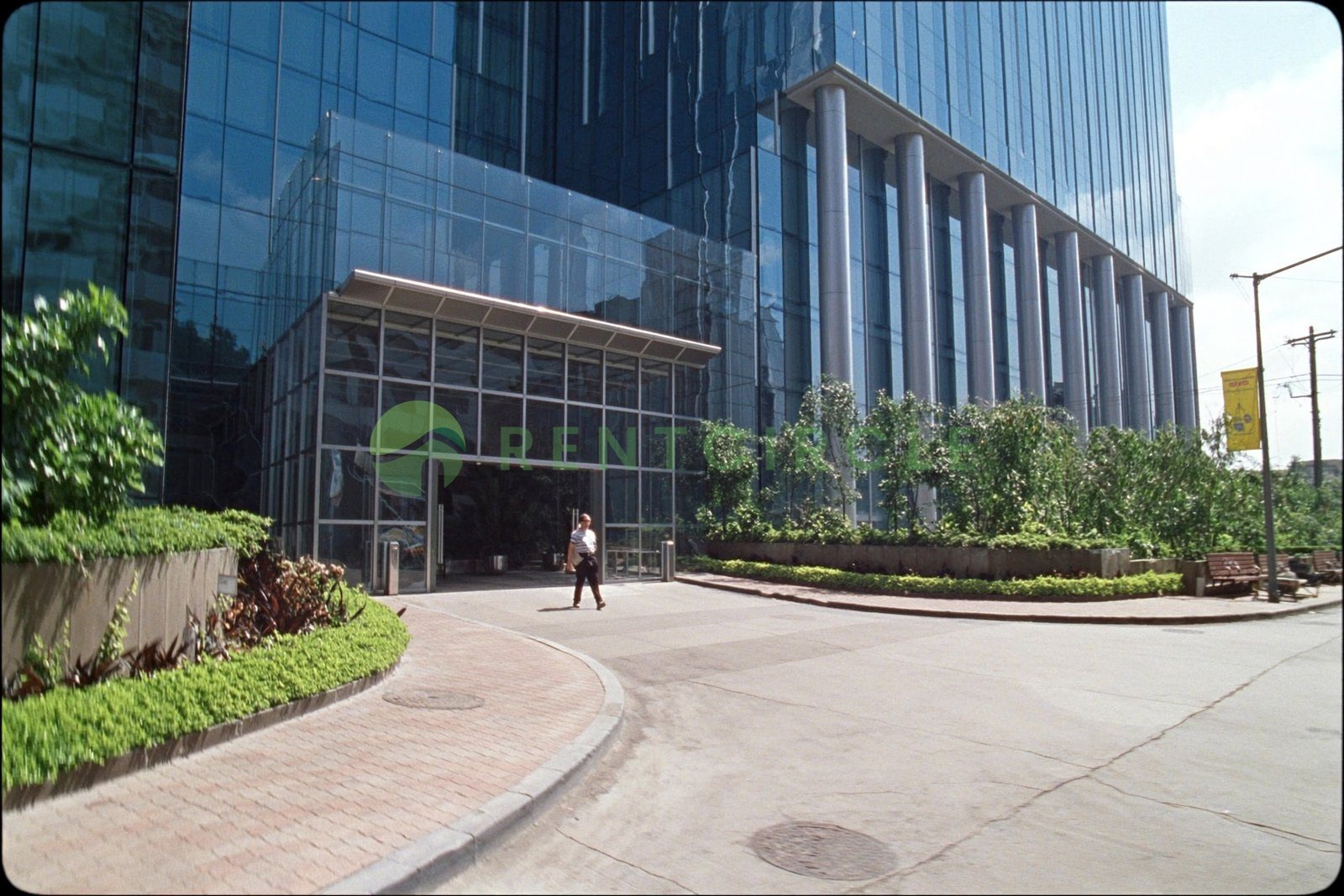 1BR Condo for Rent in Fort Bonifacio Global City, Taguig — ₱15,000/mo photo 3