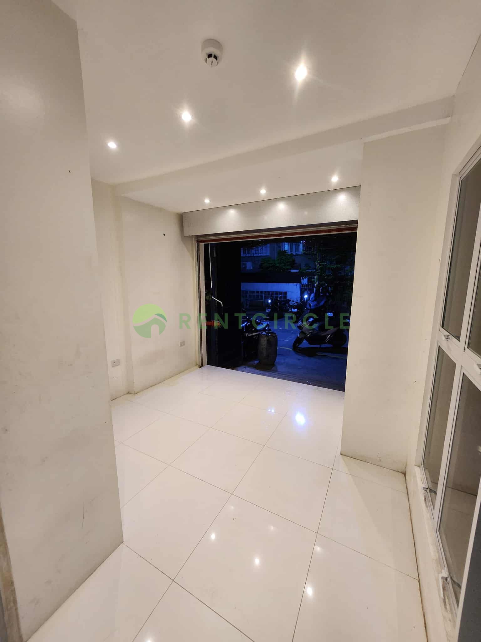 Commercial Space for Rent in Sampaloc / Espana, Manila — ₱15,000/mo