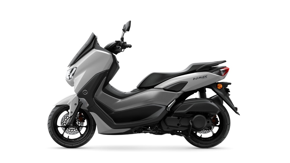 Yamaha NMAX 125 rental in Lisbon — image 3