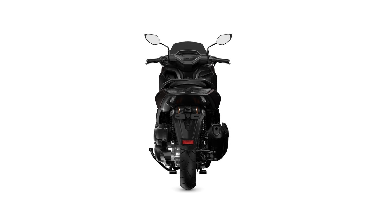Yamaha NMAX 125 Tech MAX rental in Lisbon — image 5