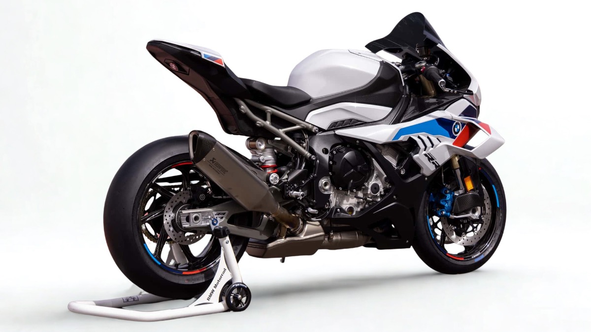 BMW S1000RR rental in Lisbon — image 2