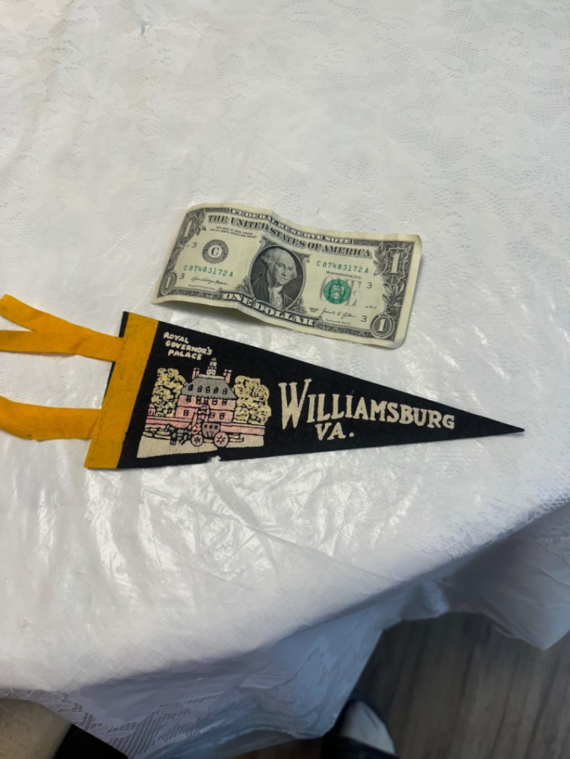 Vintage Williamsburg VA Souvenir Pennant