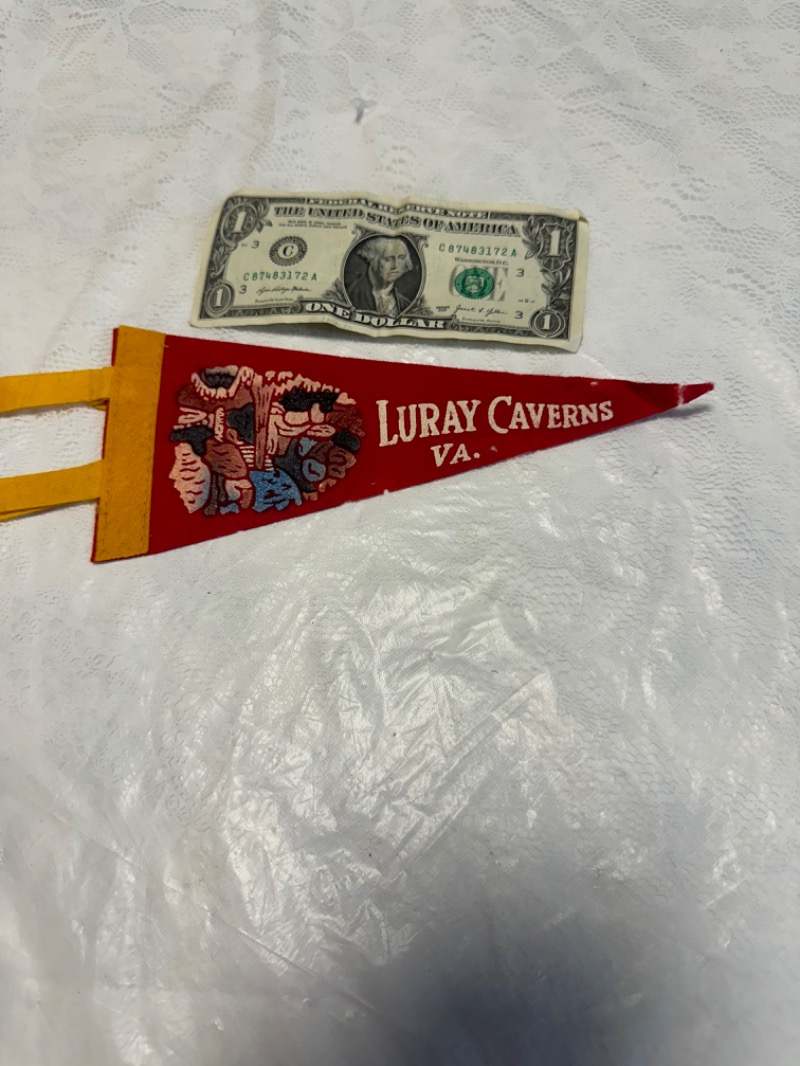 Luray Caverns VA Souvenir Pennant
