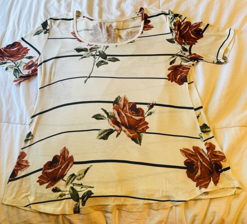 Women's Short-Sleeved Blouse with Floral Pattern Maurices 24/7 
