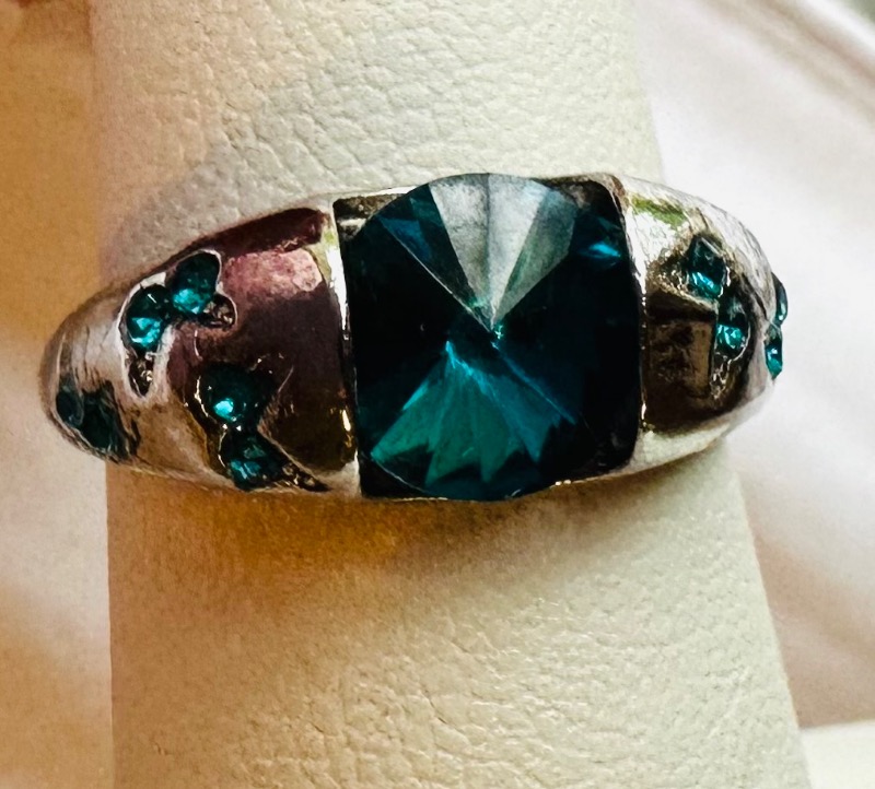 Artisanal Teal Gemstone Ring with Unique Side Details Size 7