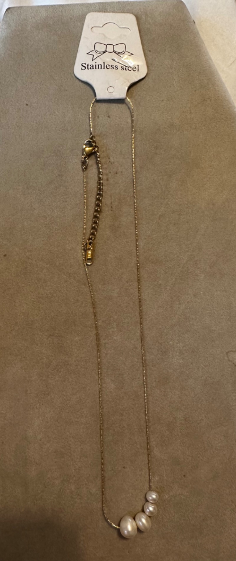 Elegant Gold-Tone Stainless Steel Necklace with Pearl Accents