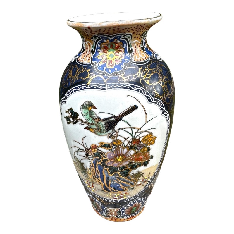Vintage moriage gold trim satsuma Japanese vase 8.5 in tall