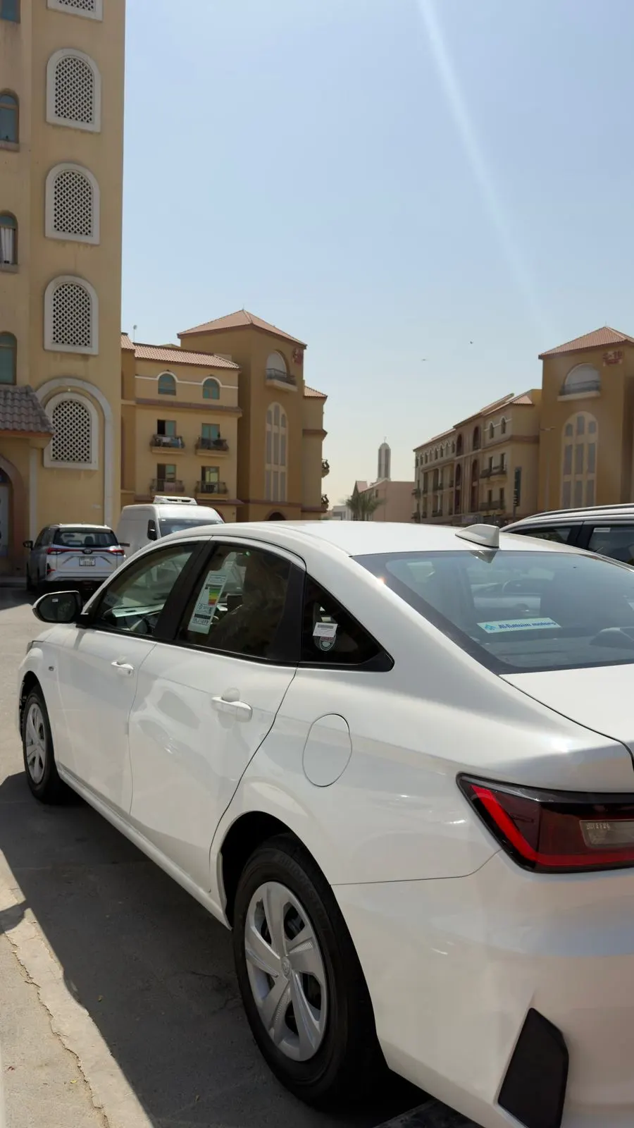 استأجر سيارة تويوتا يارس 2026 في دبي | تأجير سيارات سيدان اقتصادية فاخرة بأسعار معقولة