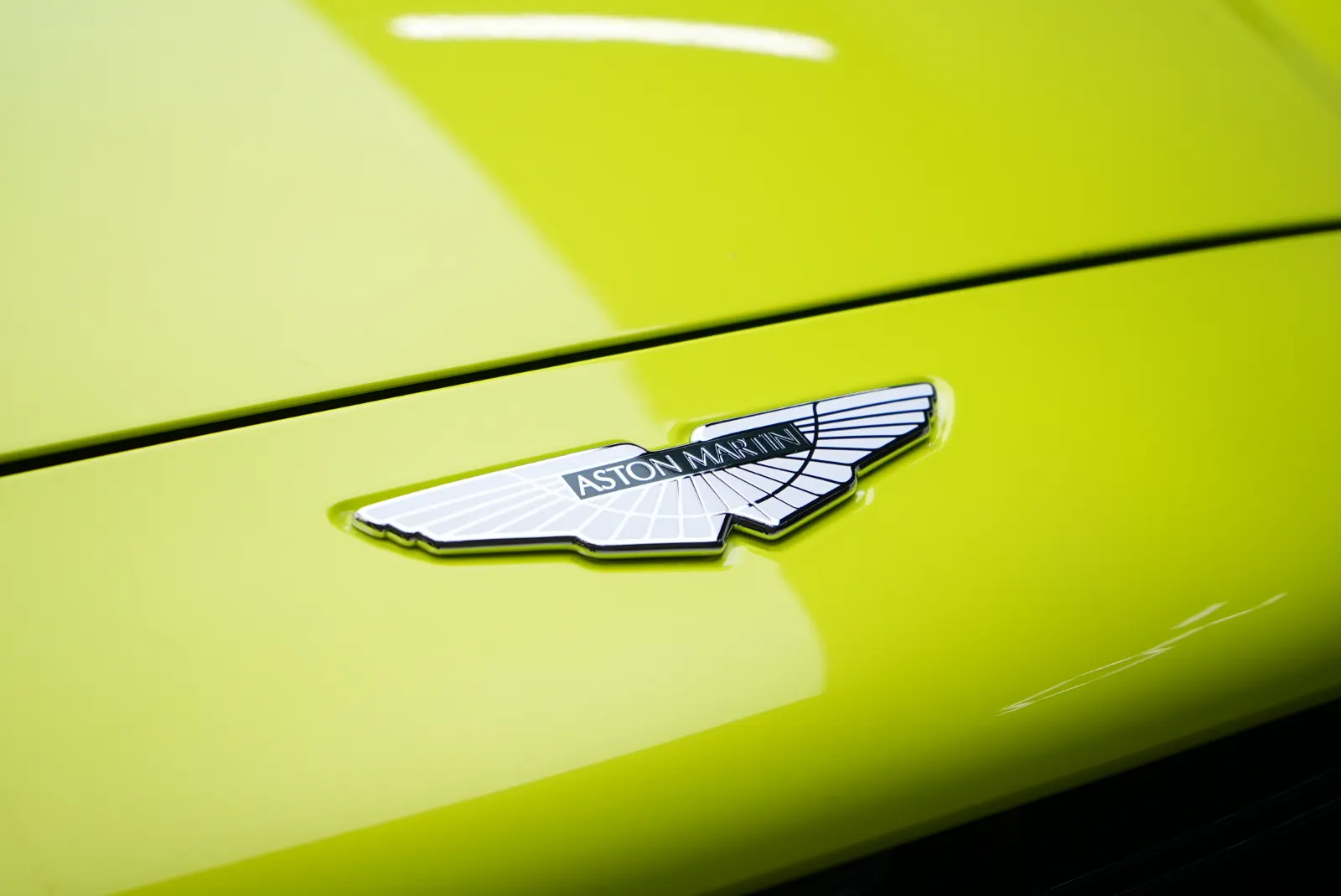Aston Martin DBX 707 2025