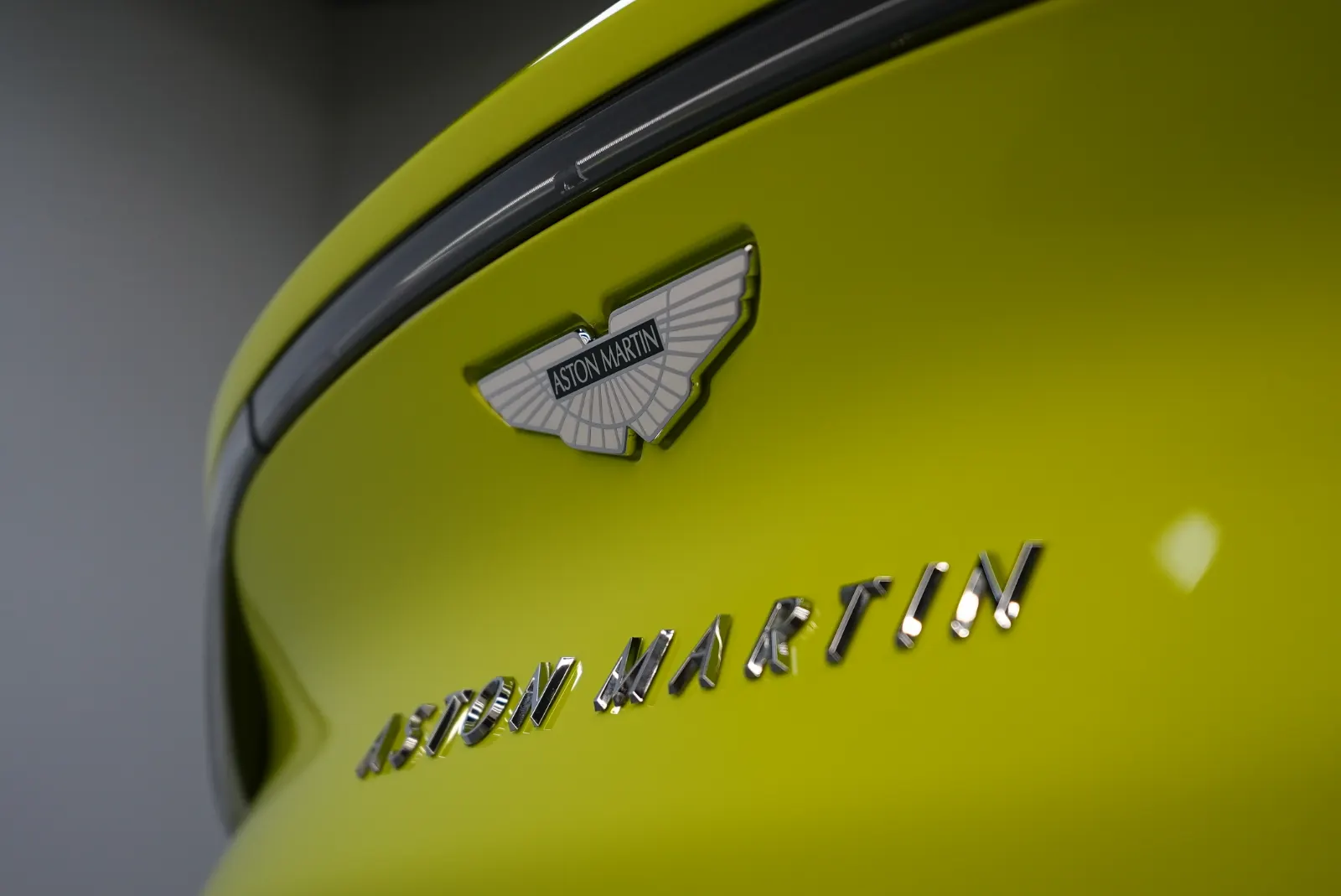 Aston Martin DBX 707 2025