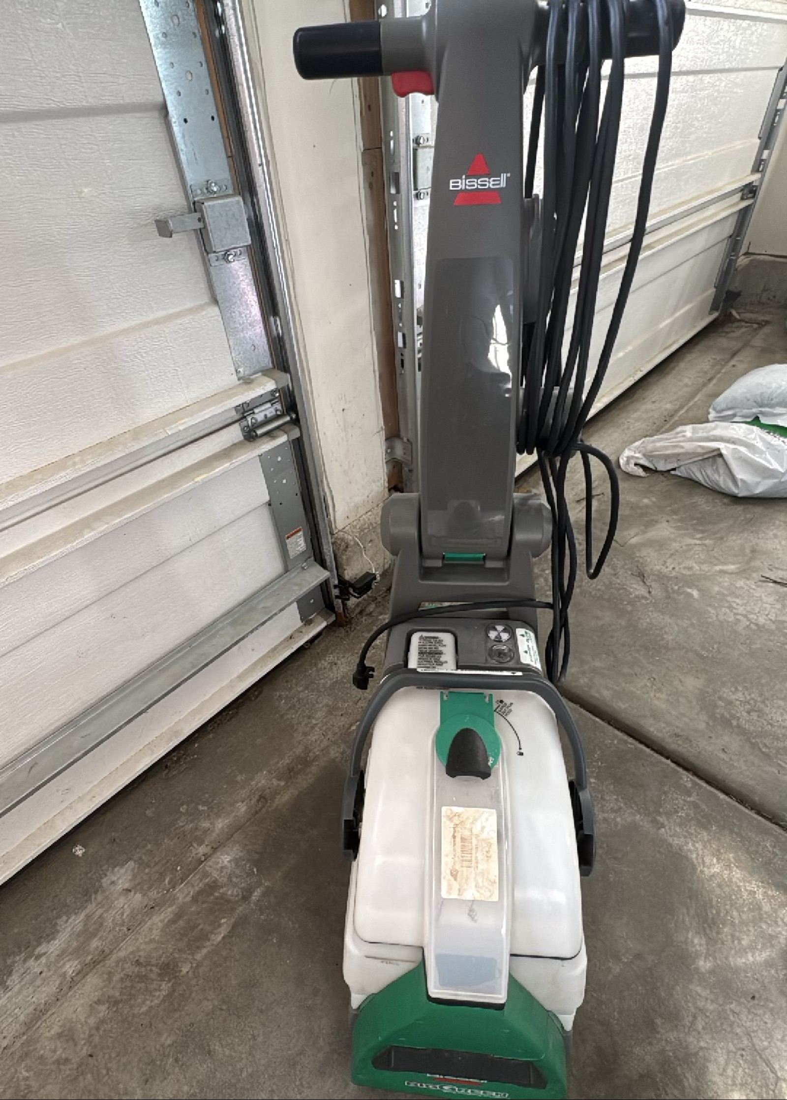 Bissell Big Green Carpet Cleaner thumbnail 2