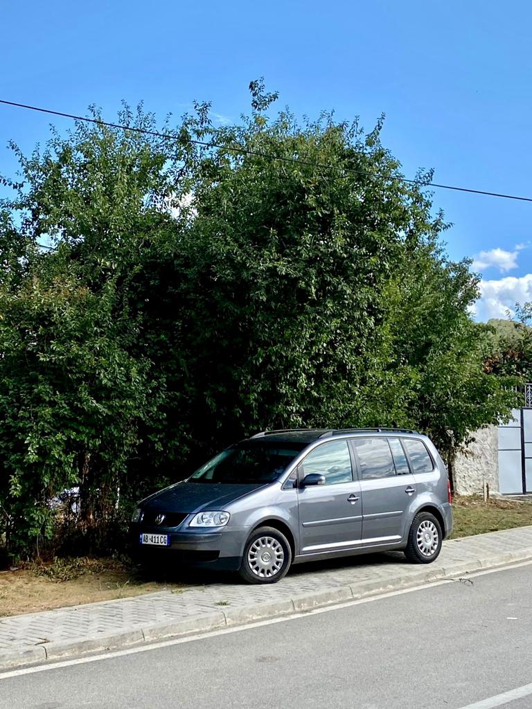 Volkswagen Touran for rent