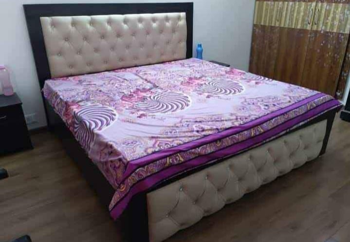 View - Used Double bed photos, Used Double bed available in Pune, make deal in 8000