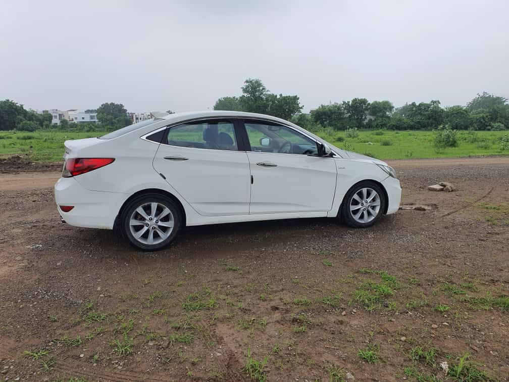 Details View - Hyundai Verna photos - reseller,reseller marketplace,advetising your products,reseller bazzar,resellerbazzar.in,india's classified site,Hyundai Verna , Old Hyundai Verna , Used Hyundai Verna in Ahmedabad , old Hyundai Verna in Ahmedabad
