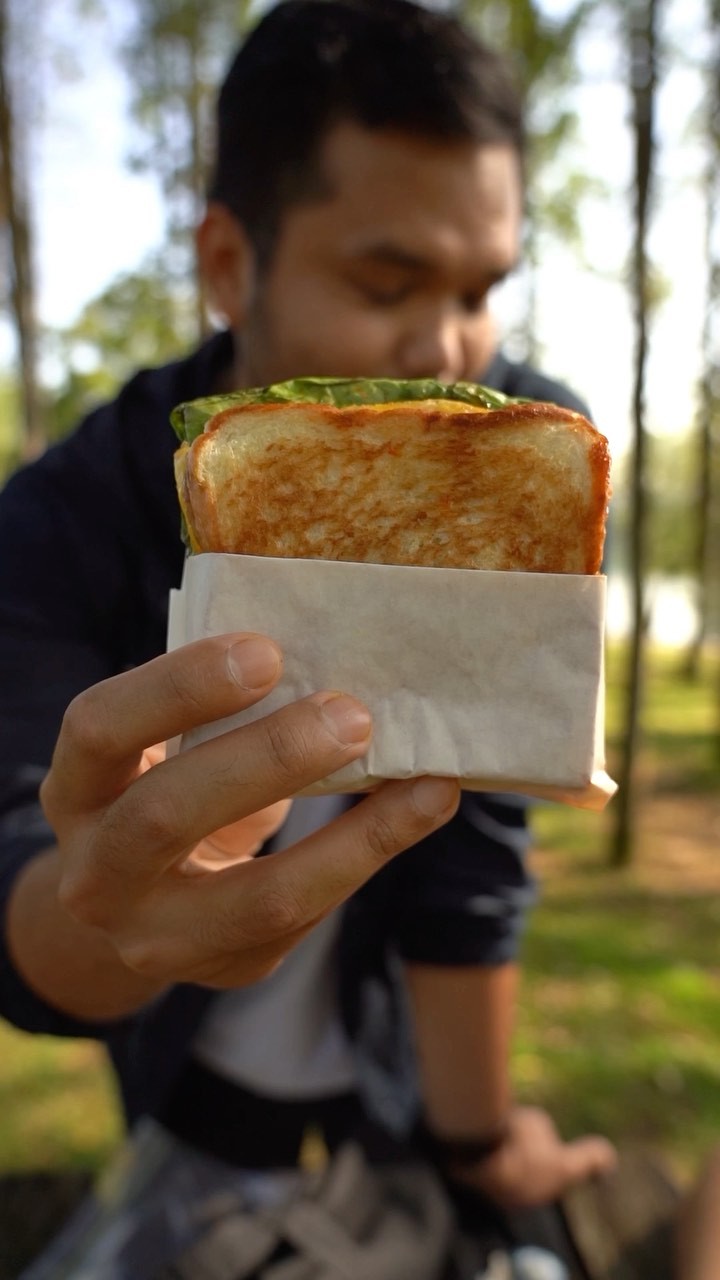 Breakfast Sandwich thumbnail