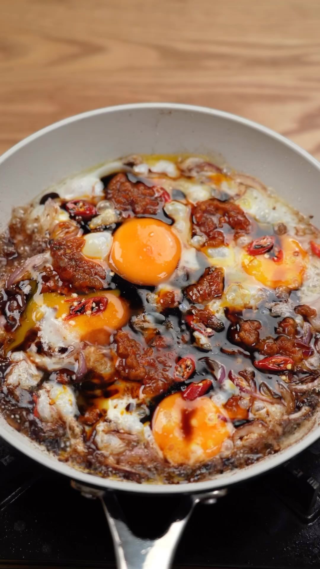 Telur mata kicap makan dengan Sambal Nyet thumbnail